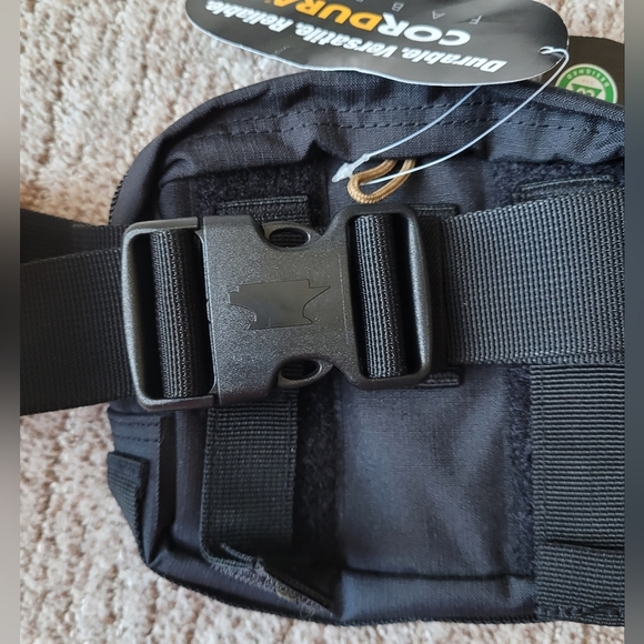 NEW MOUNTAIN SMITH FORGED FOR LIFE SIDEKICK BELT BAG FANNY PACK BLACK SMALL - Picture 10 of 16